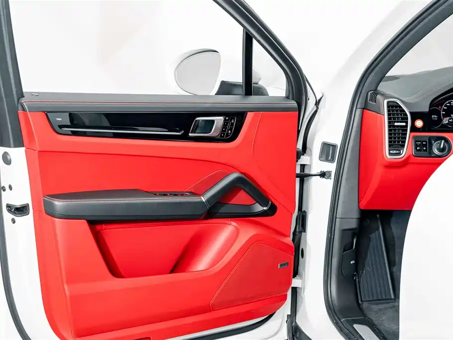 Porsche Cayenne — миниатюра 18