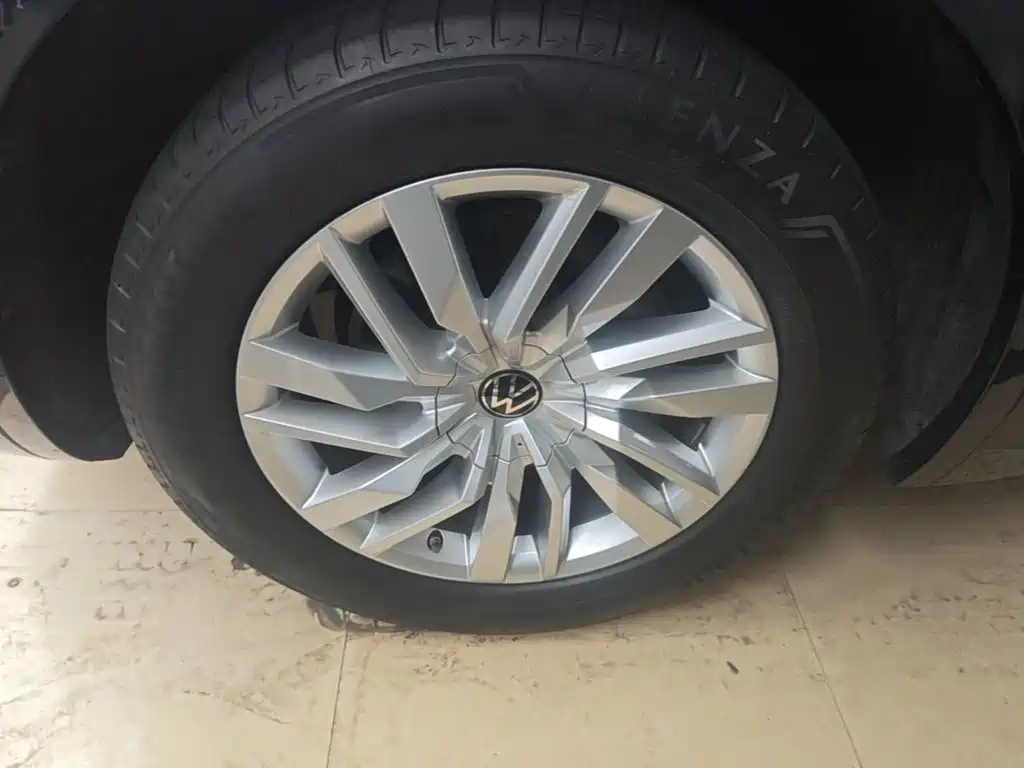 Volkswagen Touareg — миниатюра 23