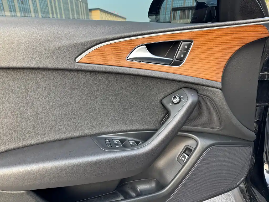 Audi A6L — миниатюра 12