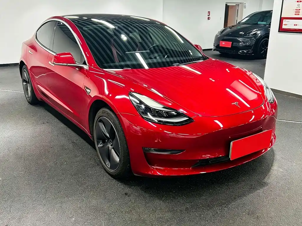Tesla Model 3 — миниатюра 3