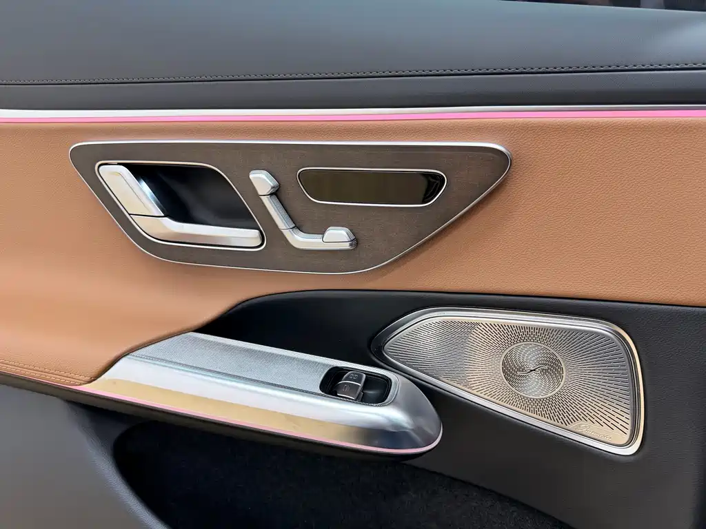 Mercedes-Benz E-Class — миниатюра 20