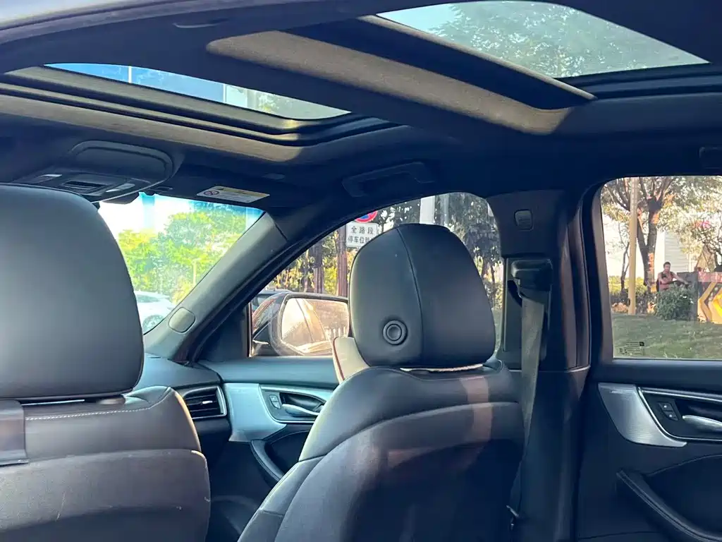 Cadillac CT5 — миниатюра 10