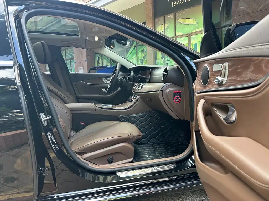 Mercedes-Benz E-Class — миниатюра 10