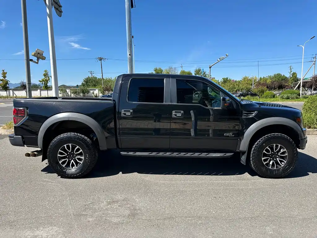 Ford F-150 Raptor — миниатюра 8