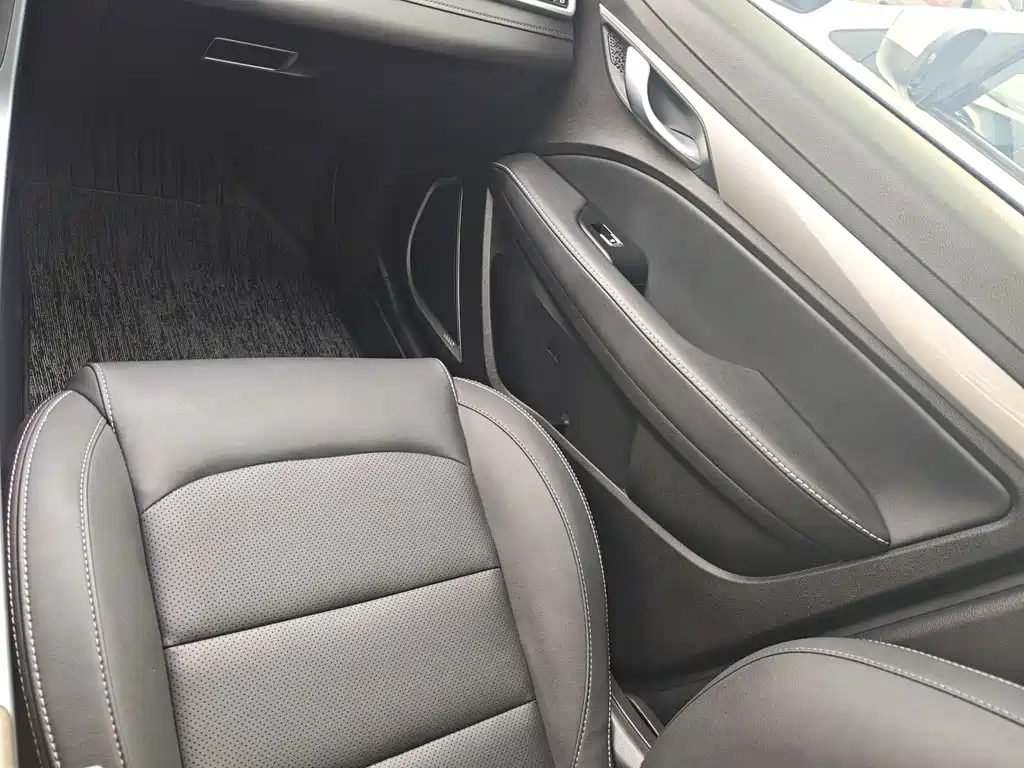Geely Emgrand — миниатюра 8