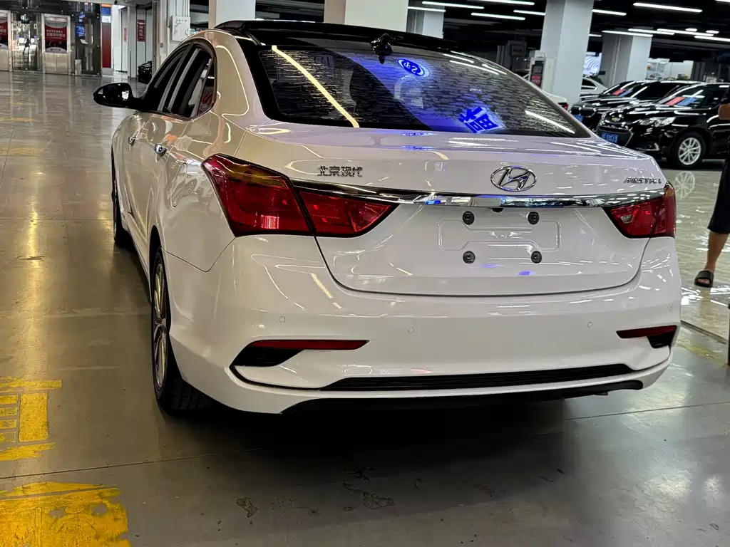 Hyundai Mistra — миниатюра 8