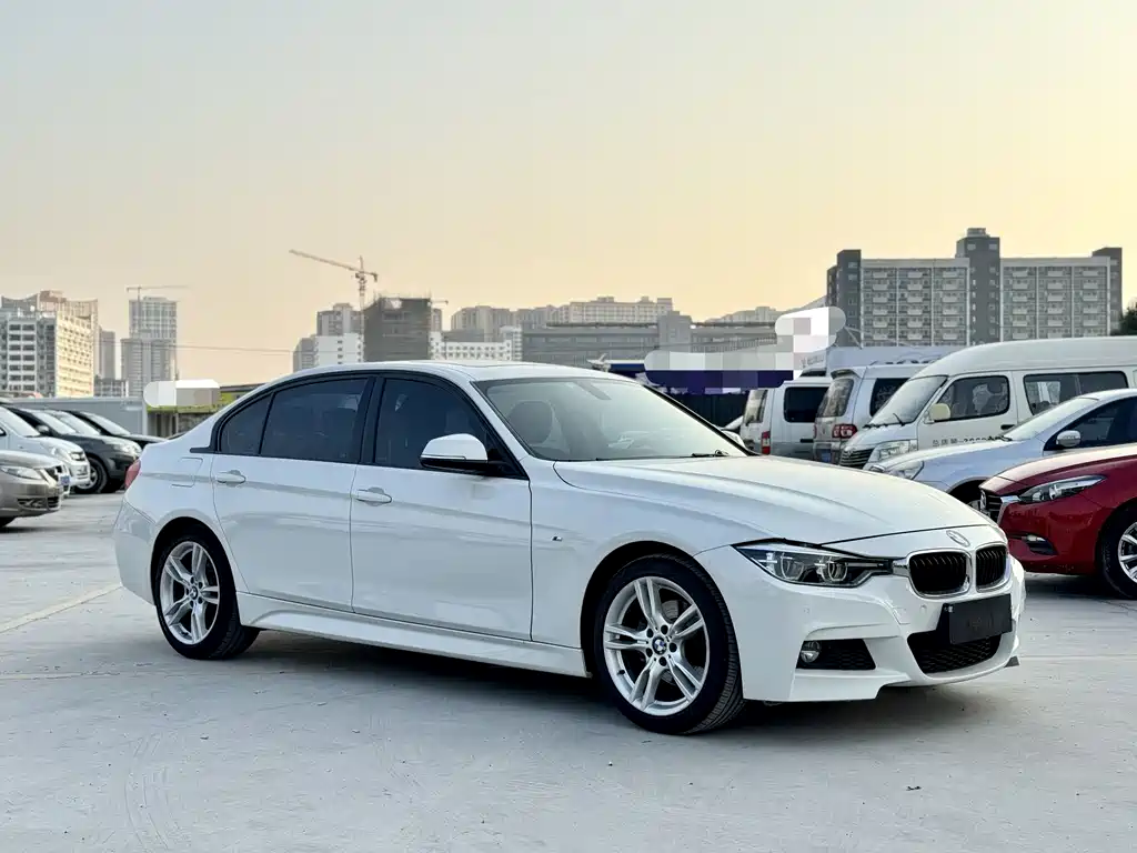 BMW 3 SERIES