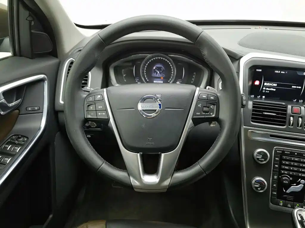 Volvo XC60 — миниатюра 11