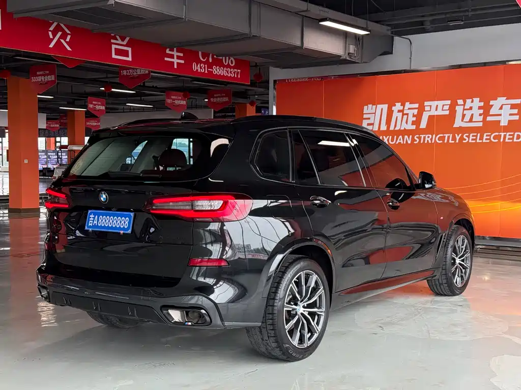 BMW X5 2022 xDrive 30Li Premium M Sport