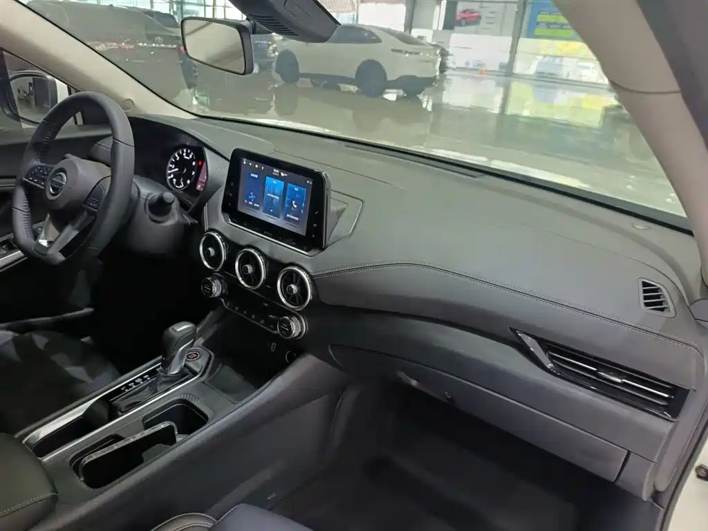 Nissan Sylphy — миниатюра 8