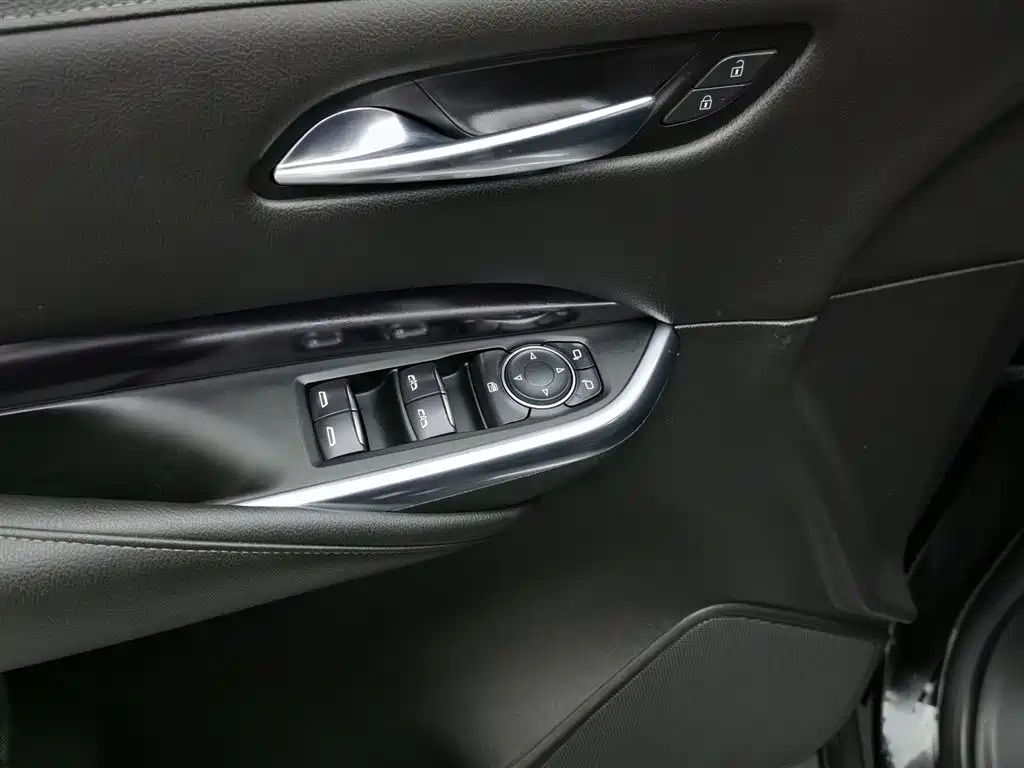Cadillac XT4 2020 28T