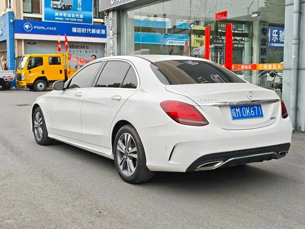 Mercedes-Benz C-Class — миниатюра 5