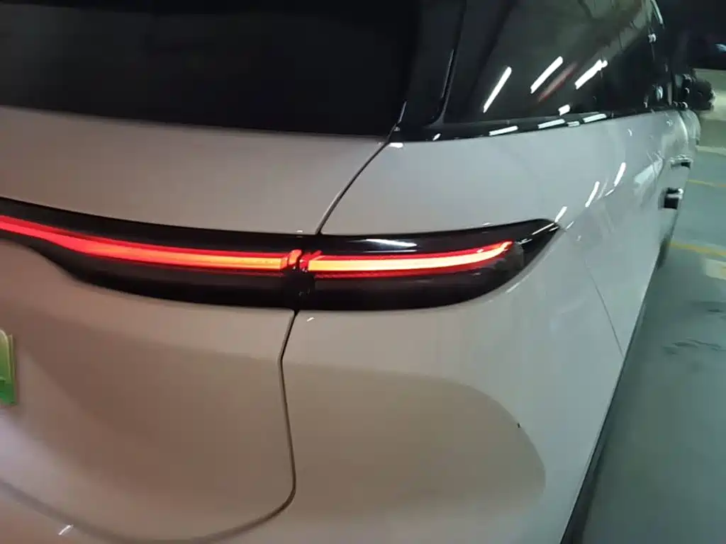 NIO ES6 — миниатюра 8