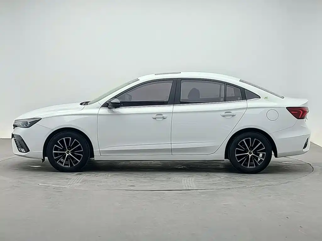 Roewe i5 — миниатюра 2