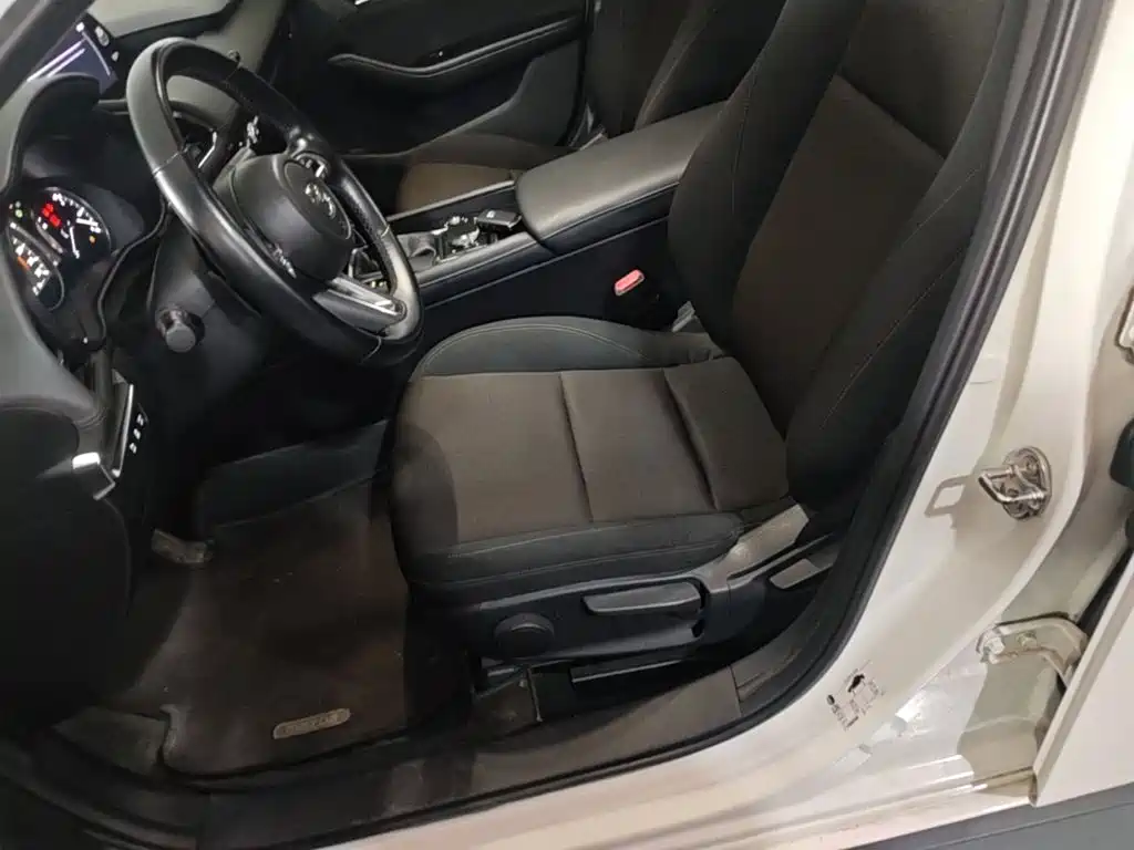 Mazda 3 Axela — миниатюра 15
