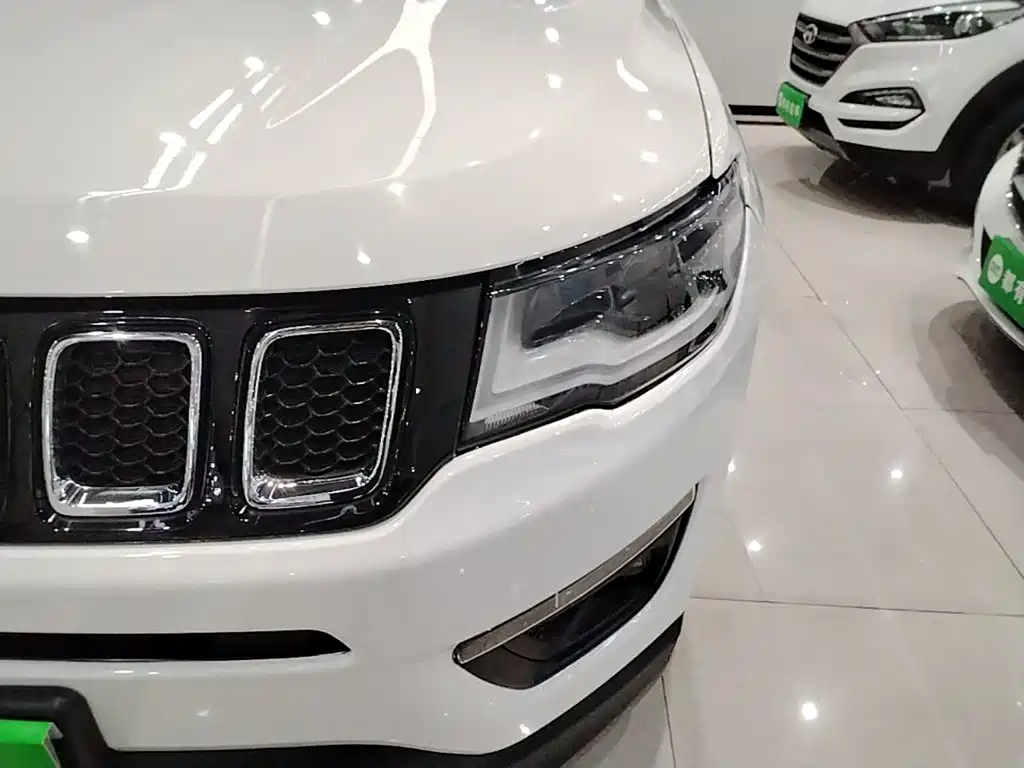 Jeep Compass — миниатюра 24