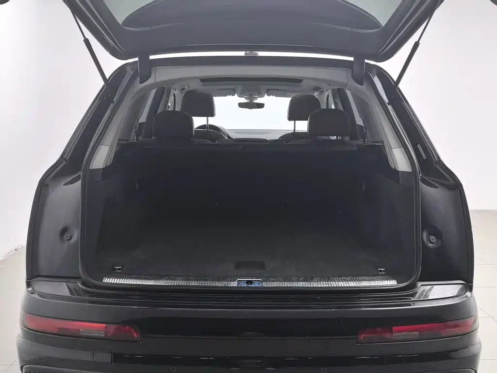 Audi Q7 — миниатюра 16