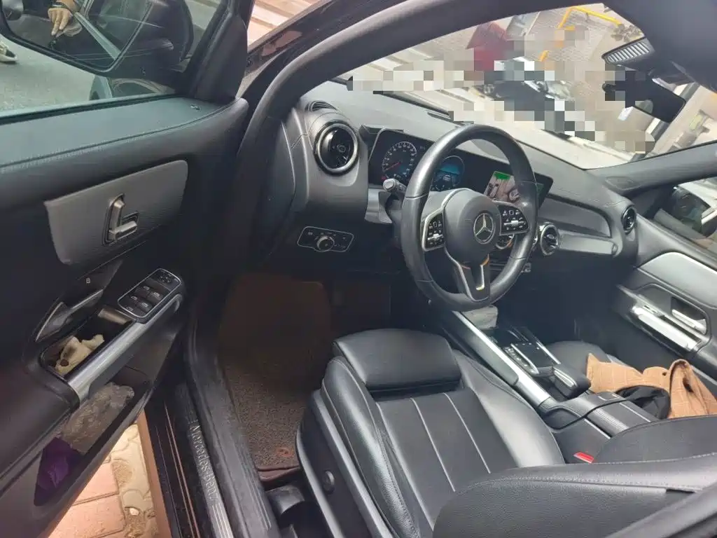 Mercedes-Benz GLB — миниатюра 14