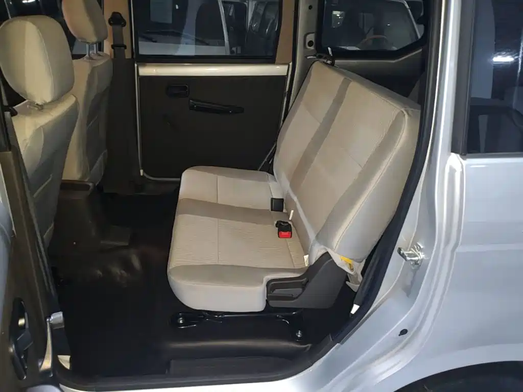 Wuling Hongguang — миниатюра 17
