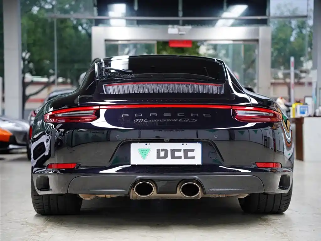 Porsche 911 2017 Carrera 4 GTS 3.0T
