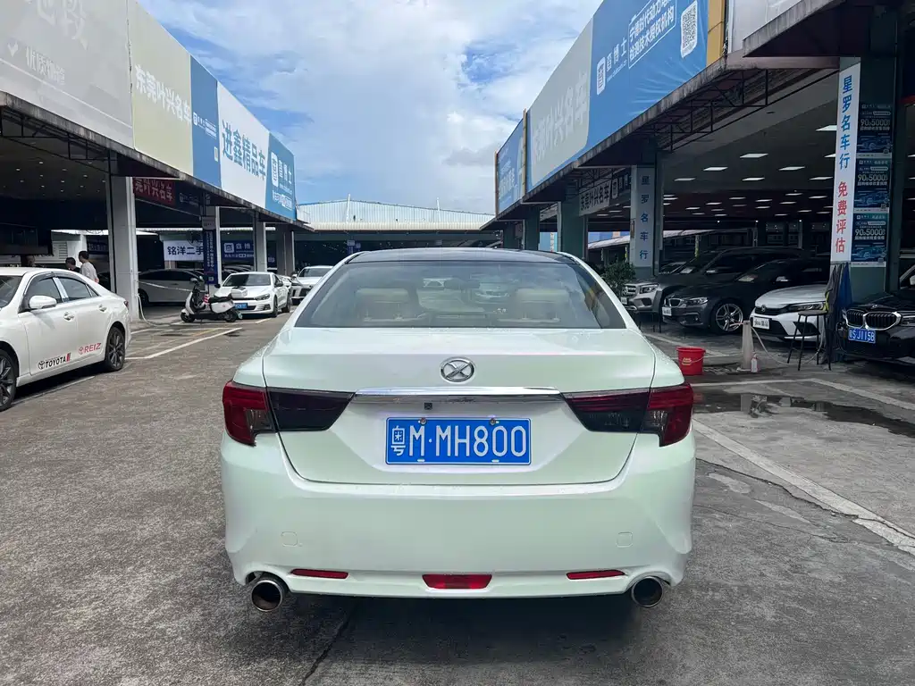 Toyota Reiz — миниатюра 5