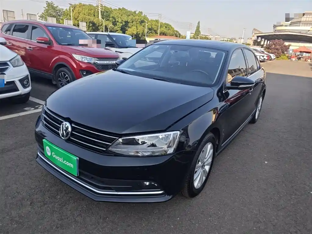Volkswagen Sagitar 2015