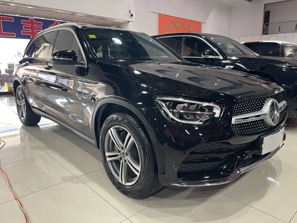MERCEDES-BENZ GLC