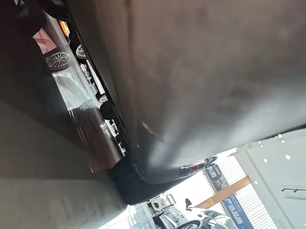 Tesla Model Y — миниатюра 22