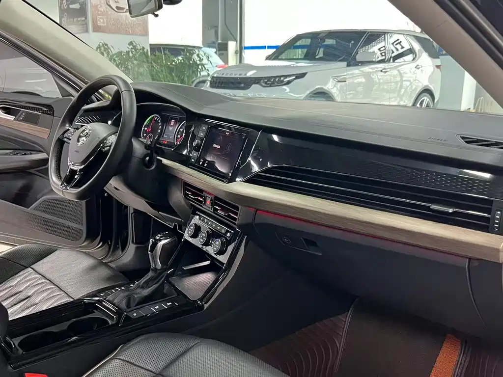 VOLKSWAGEN PASSAT NEW ENERGY