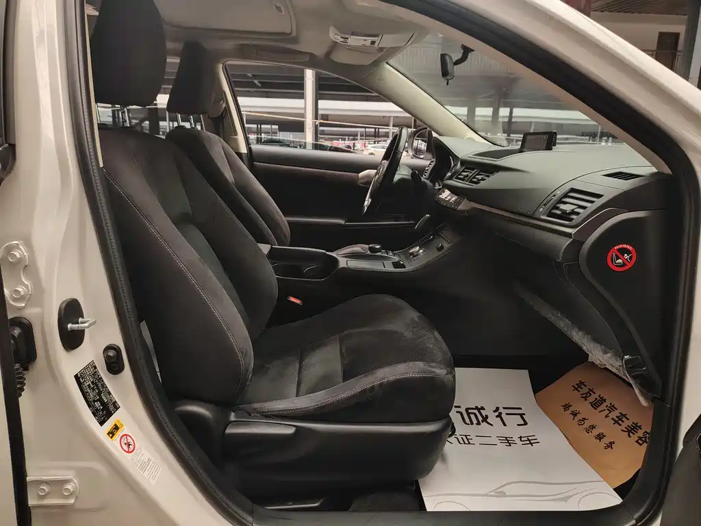 Lexus CT 2014 CT200h Comfort