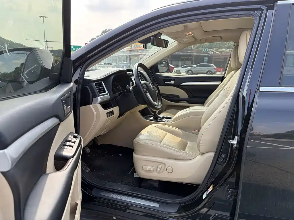 Toyota Highlander — миниатюра 25
