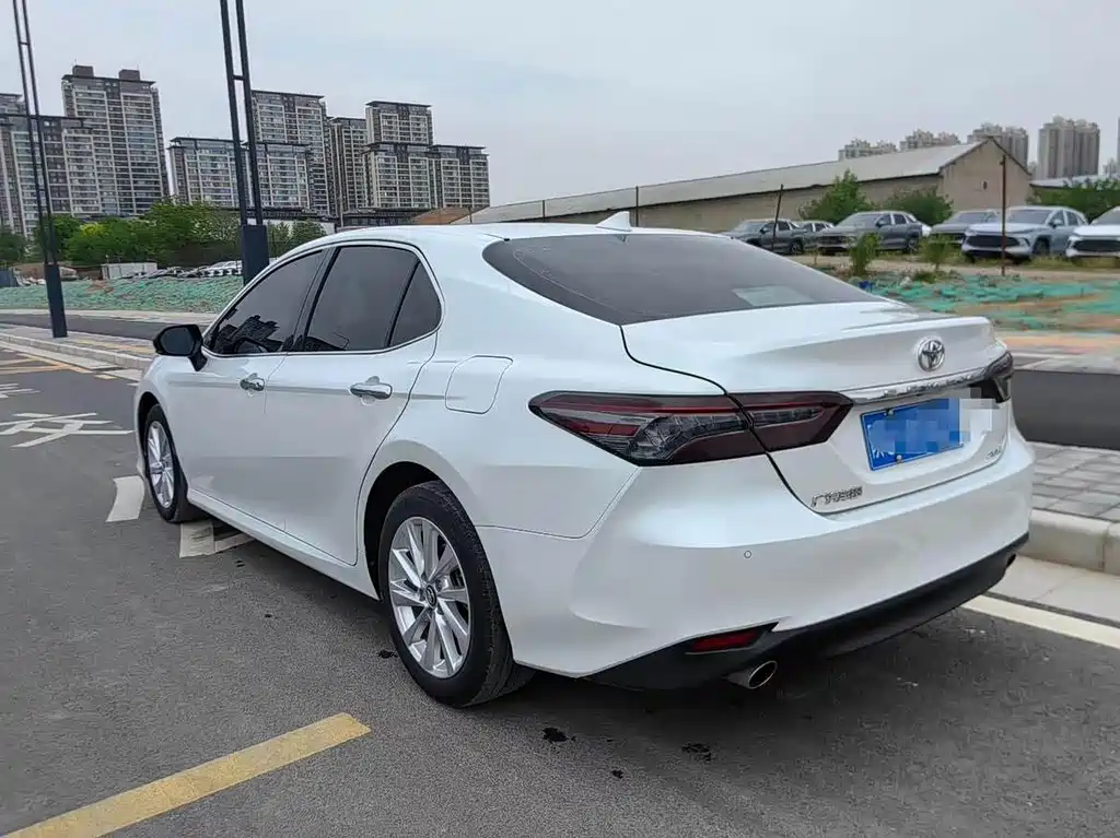 Toyota Camry — миниатюра 9