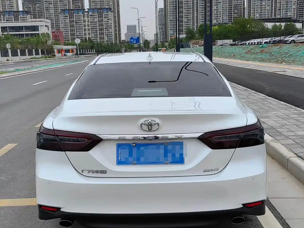 Toyota Camry — миниатюра 8