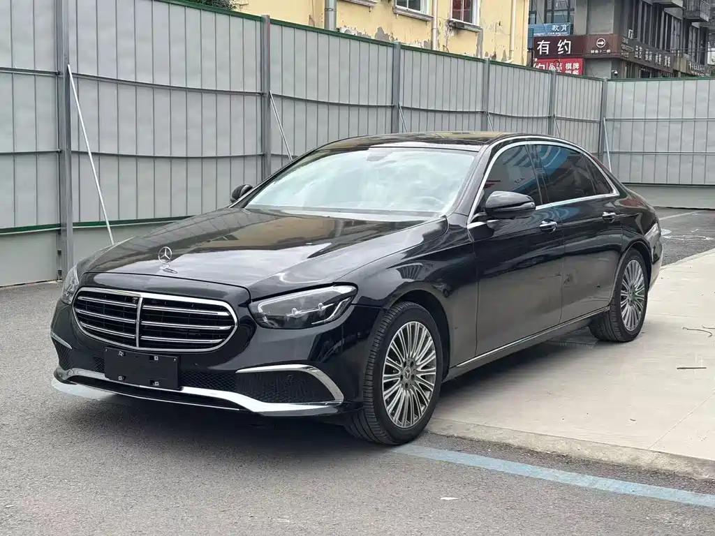 Mercedes-Benz E-Class 2022