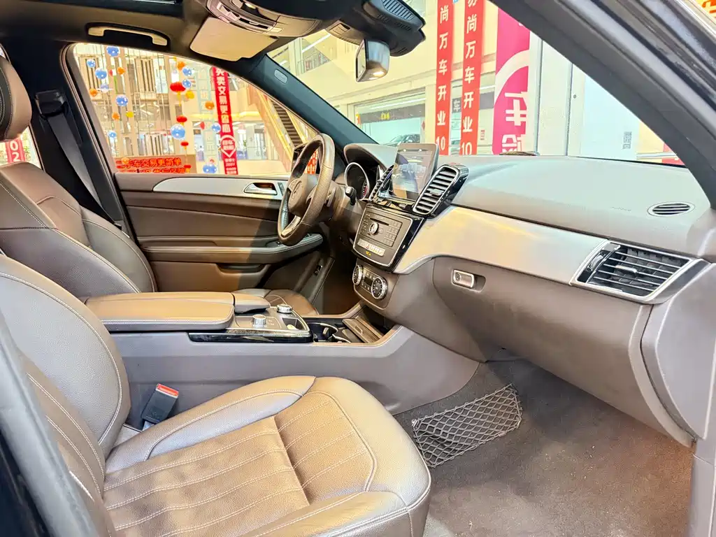 Mercedes-Benz GLE (Import) — миниатюра 7