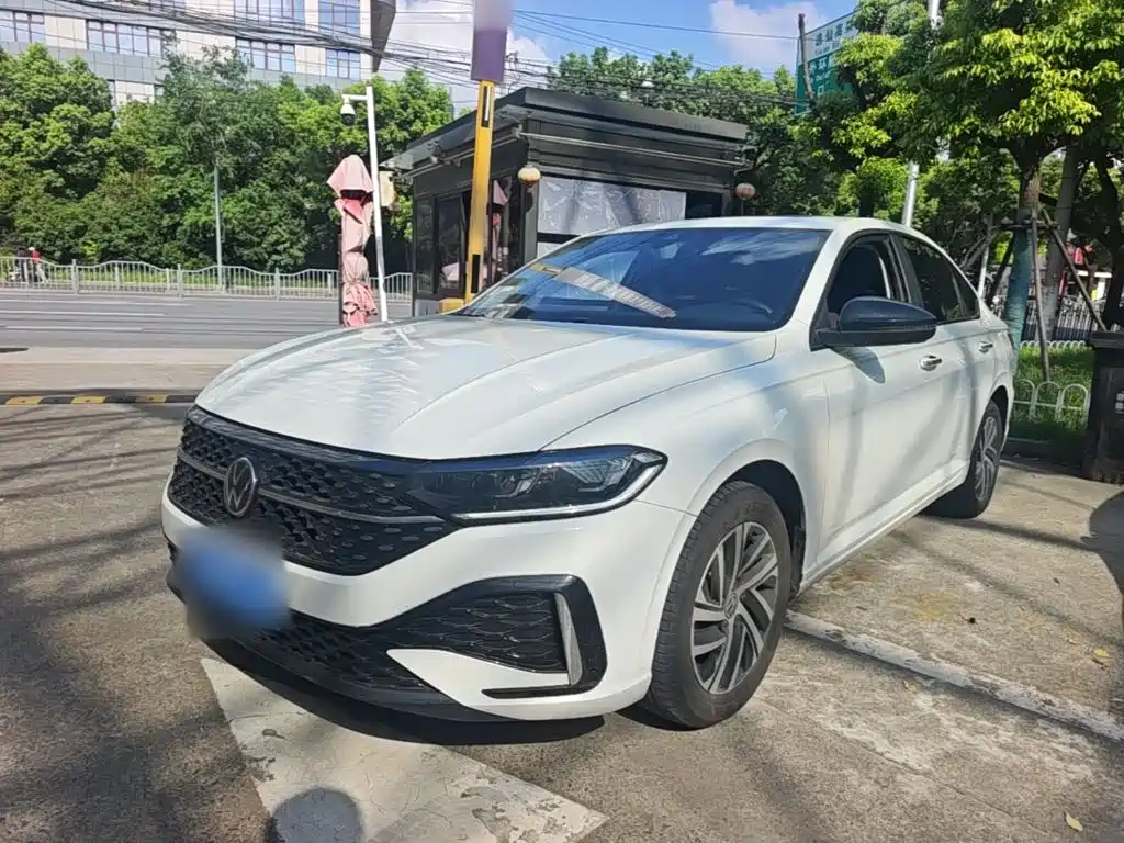 Volkswagen Lavida — миниатюра 2