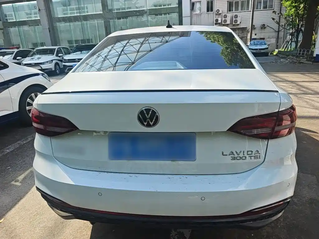 Volkswagen Lavida — миниатюра 6