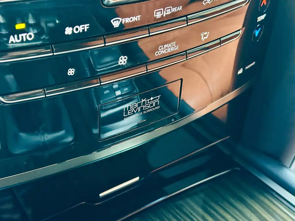 Lexus LX — миниатюра 14