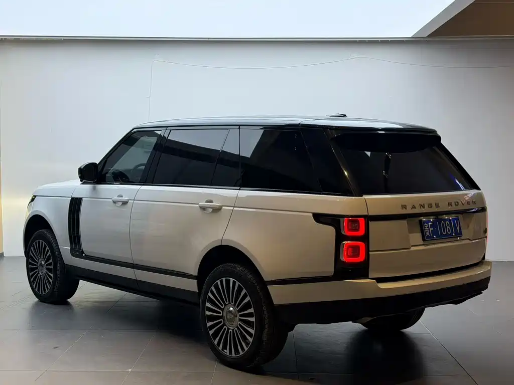 Land Rover Range Rover — миниатюра 7