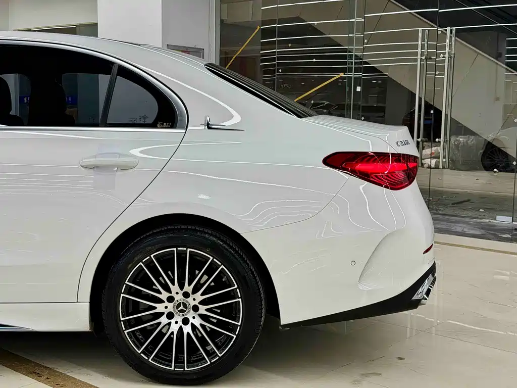Mercedes-Benz C-Class — миниатюра 3