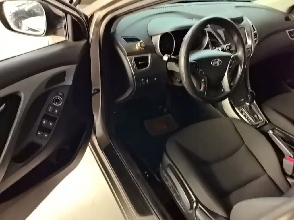 Hyundai Elantra Langdong — миниатюра 16