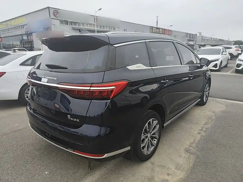 BYD MAX — миниатюра 7