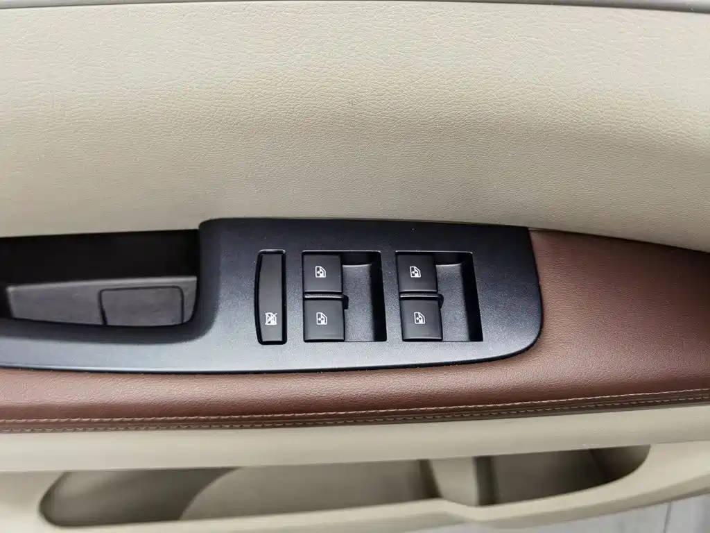 Buick GL8 — миниатюра 9