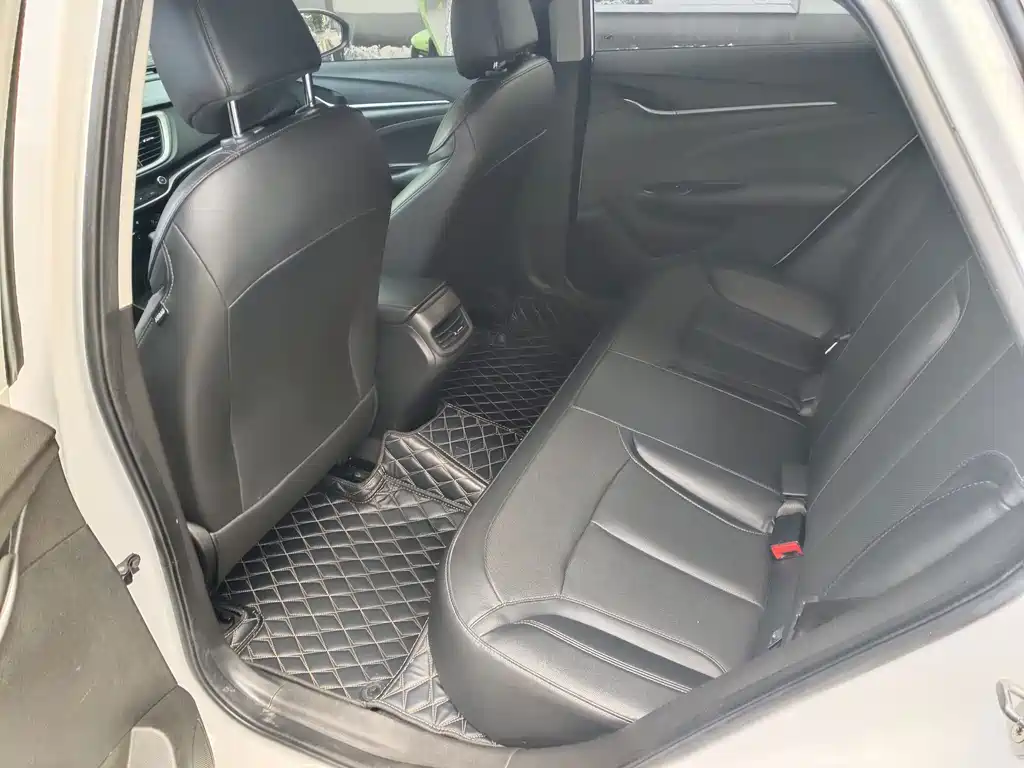 Buick Excelle — миниатюра 9