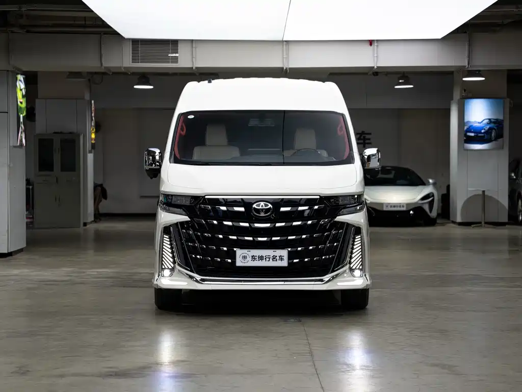 Toyota Hiace — миниатюра 2
