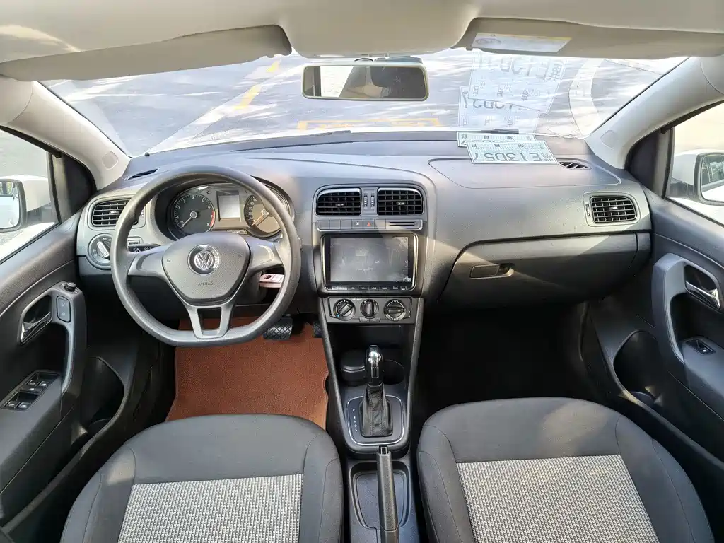 Volkswagen Polo — миниатюра 5