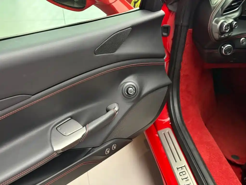 Ferrari 488 — миниатюра 12