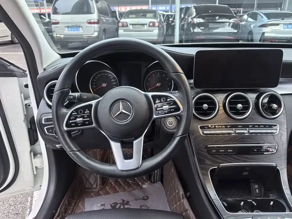 Mercedes-Benz C-Class — миниатюра 16