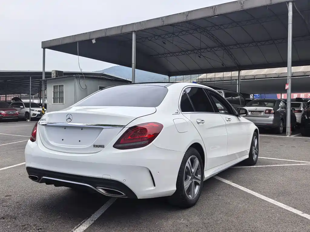 Mercedes-Benz C-Class — миниатюра 4