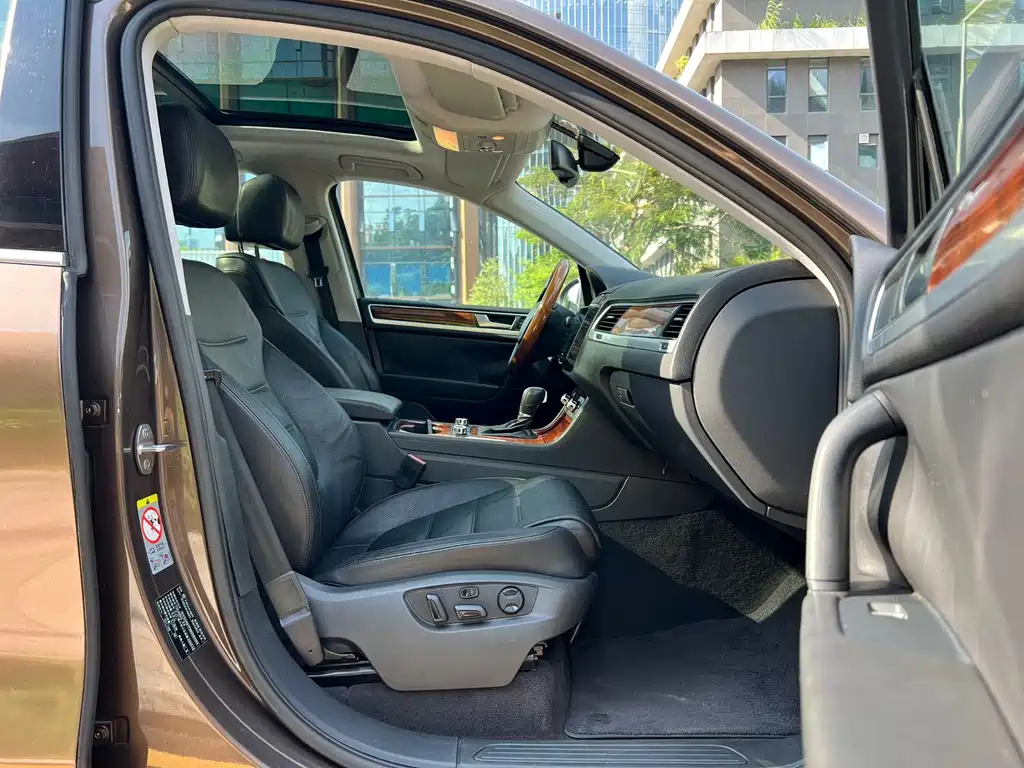 Volkswagen Touareg — миниатюра 13